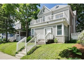 Building Photo - Spacious 5 Bed | 2 Bath Home in the Heart ...