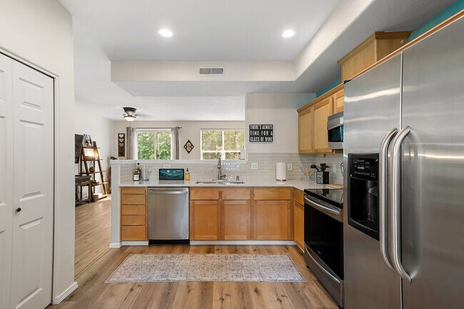 Building Photo - 13040 SW Caddy Pl
