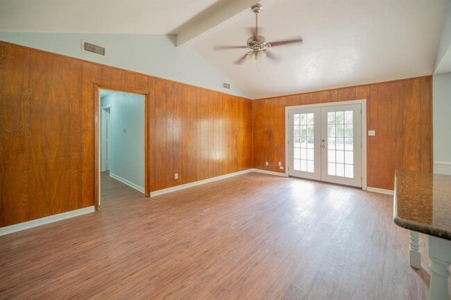 Building Photo - 326 Windsor Square