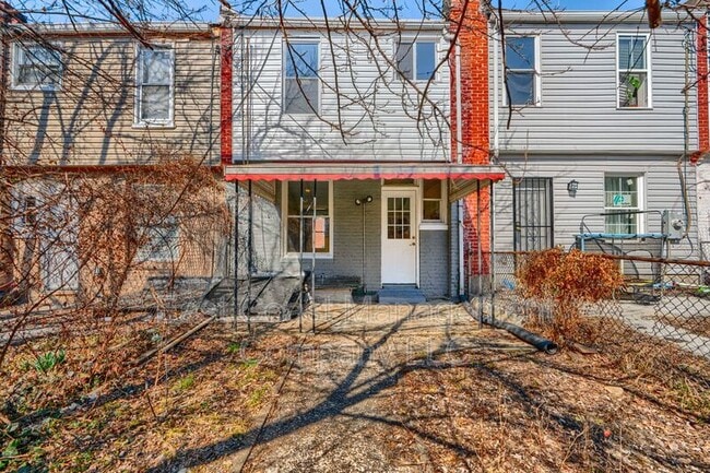 Building Photo - 3213 Elmley Ave