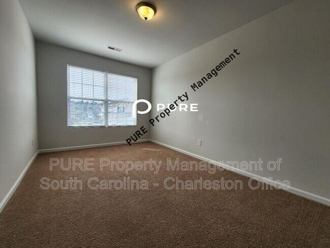 Building Photo - 437 Watershed Dr