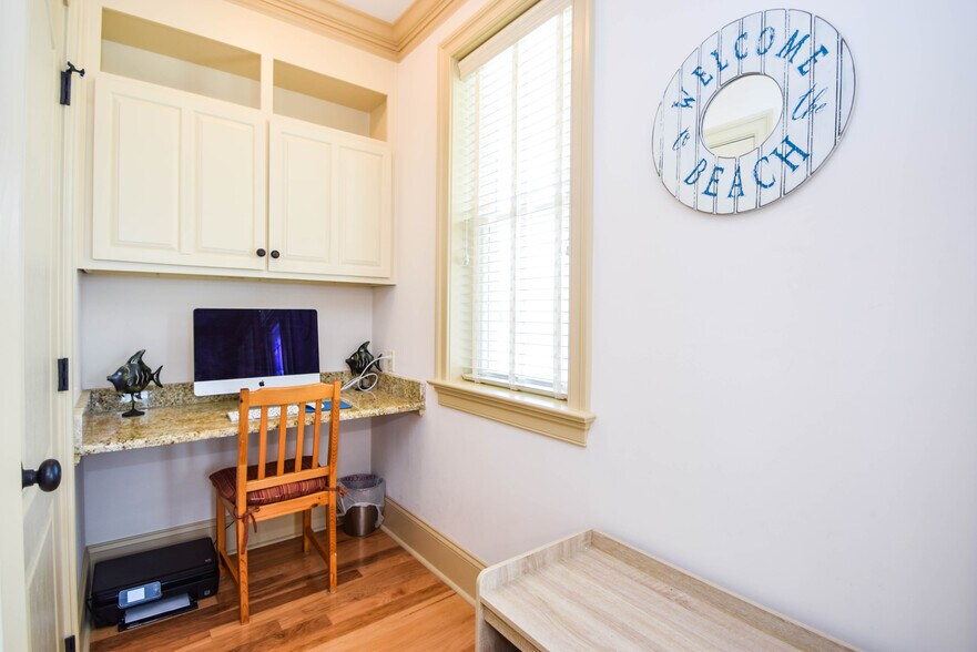 Building Photo - 11 S 31st Ave