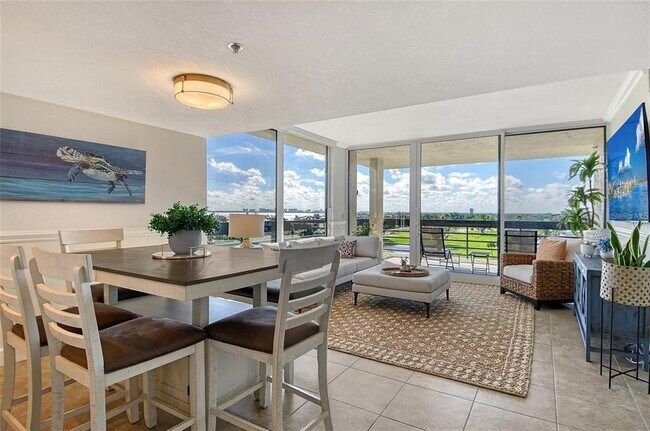 Building Photo - 1065 Gulf of Mexico Dr