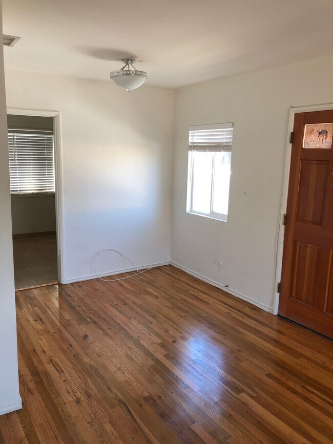 Building Photo - 5551 Costello Ave