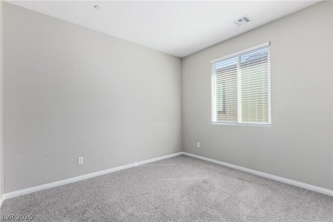Building Photo - 204 Rondeau Ave