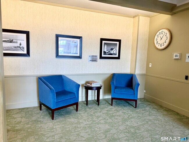 Building Photo - 60 Willow St