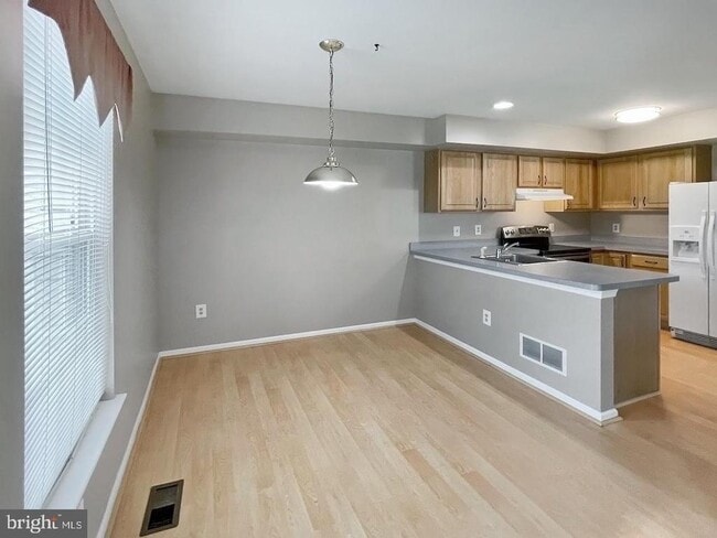 Building Photo - 310 Deer Run Ct