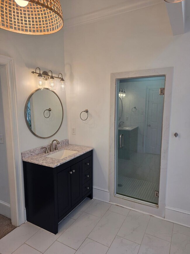 Building Photo - Private 4 bed 3 bath home located in Marietta on 4.5 acres