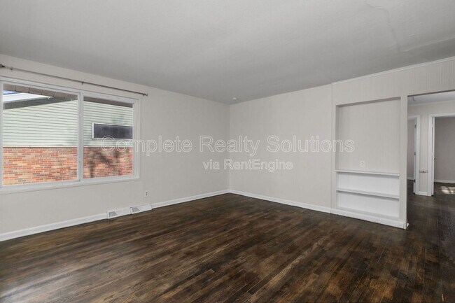 Building Photo - 9834 Portage Dr