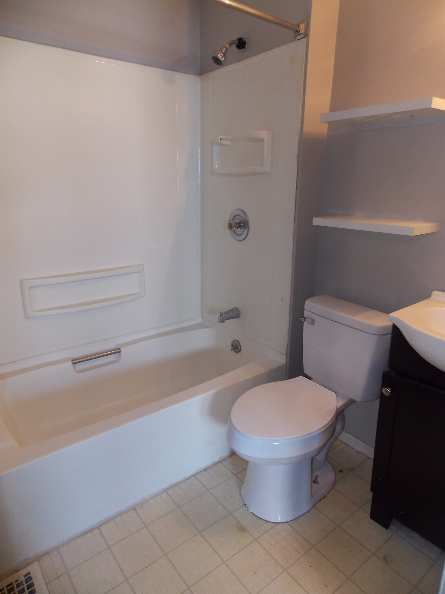 Building Photo - 3611 Maple St