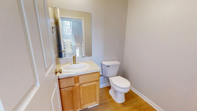 Building Photo - 3073 Promenade Cir