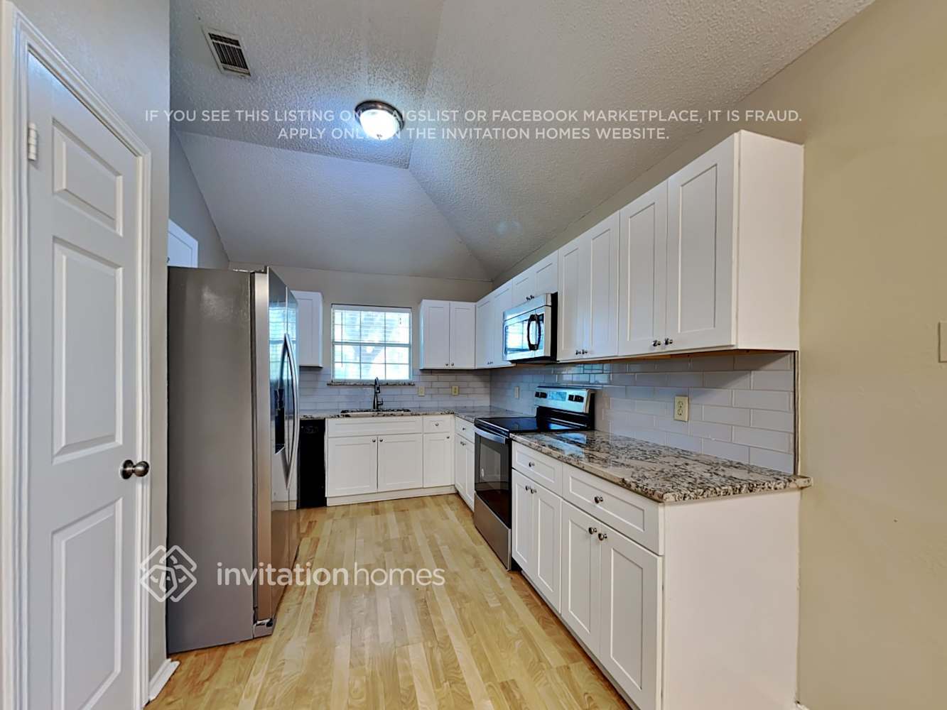 Building Photo - 924 Teakwood Ln