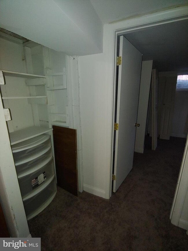Building Photo - 8519 Roundhill Rd