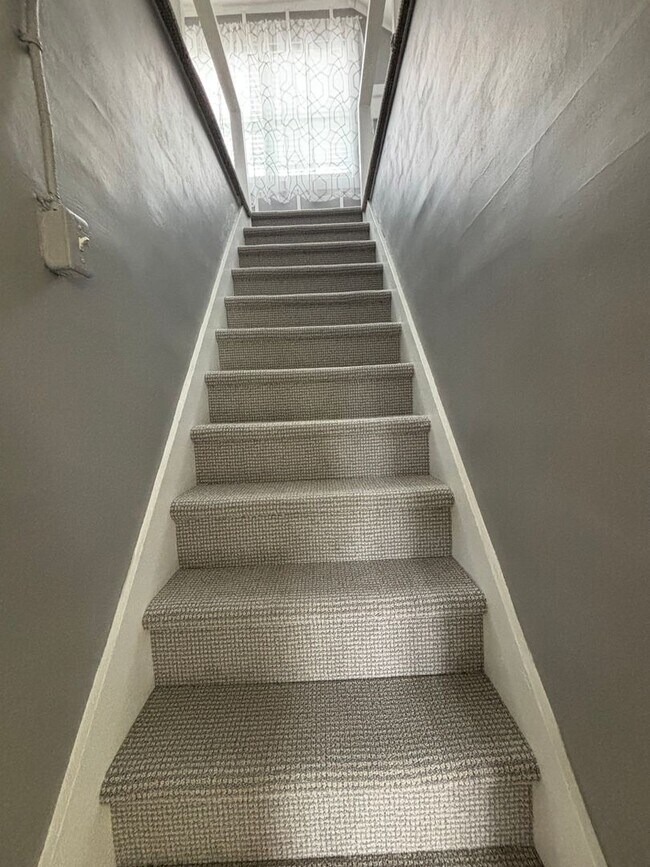 Building Photo - Beautiful views of Mt. Hood!