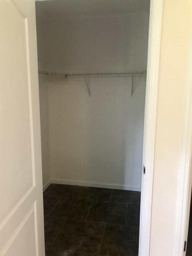 Building Photo - 6211 W Ridley St