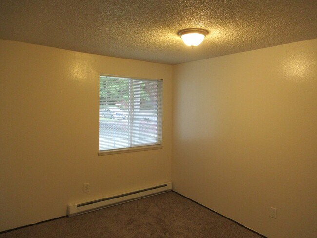 Building Photo - Nice Clean 2 bedroom in S. Salem