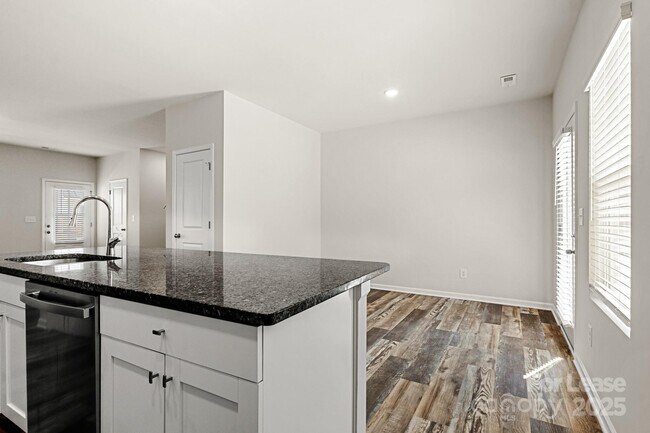 Building Photo - 117 Dogwood Vlg Trl