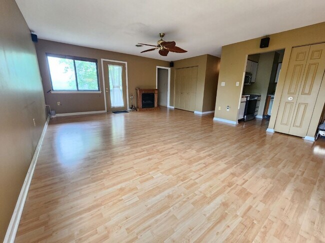 Building Photo - 184 Ridgeview St