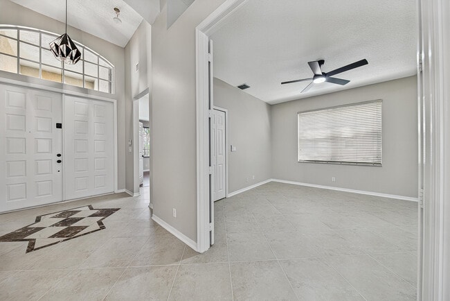 Building Photo - 12325 Cascades Pointe Dr