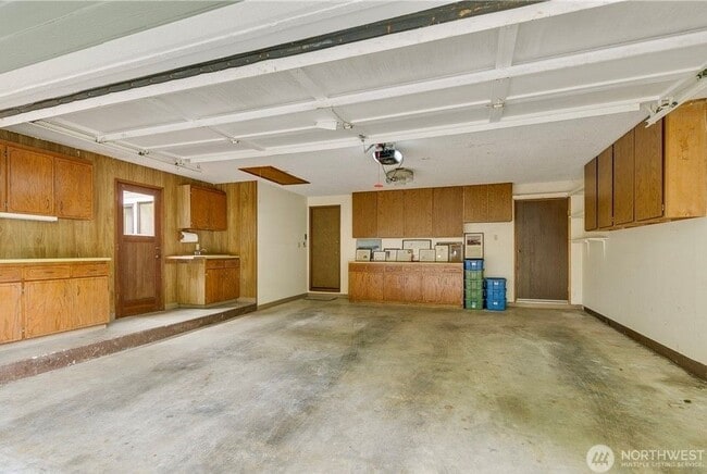 Building Photo - 2440 140th Ave NE