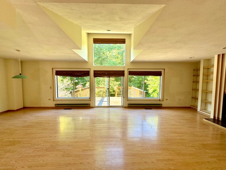 Building Photo - 113 Penny Ln