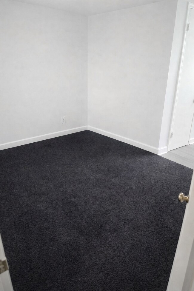 Building Photo - 2810 Carriage Dr