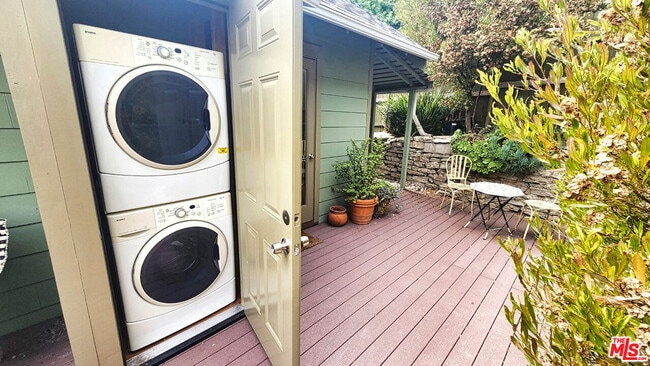 Building Photo - 2229 Oak Glen Pl