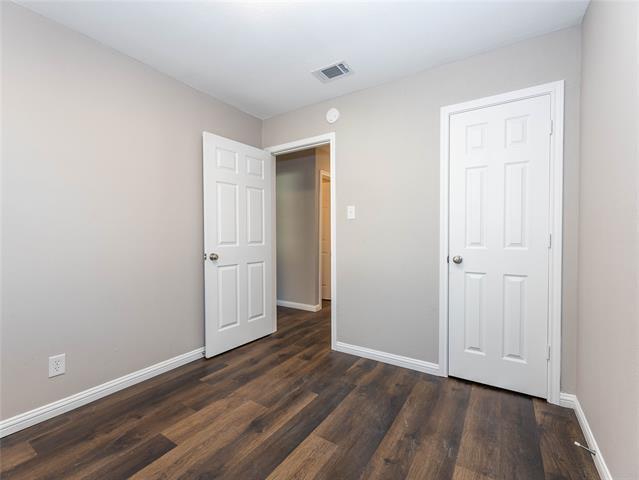 Building Photo - 1022 Daniels Dr