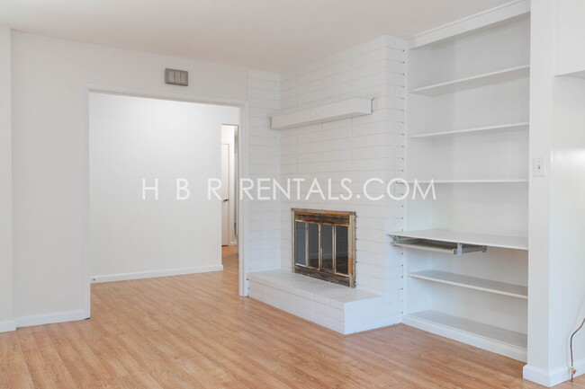 Building Photo - Charming Three Bedroom Single Story Liverm...