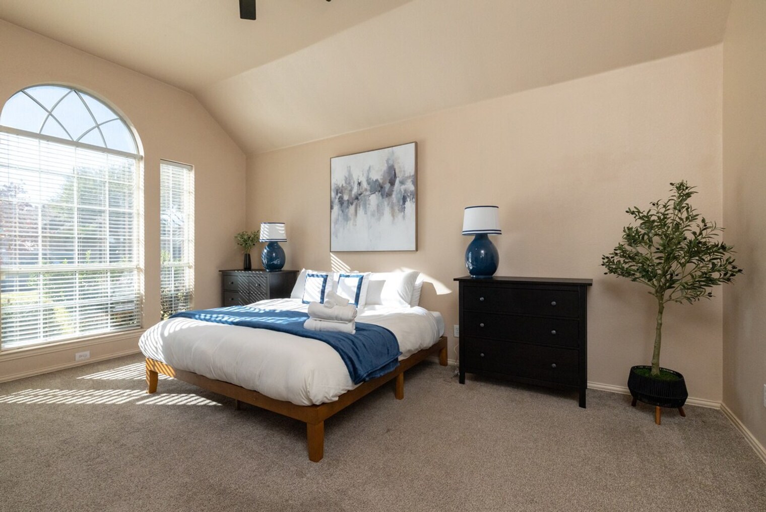 Building Photo - 8862 Beartooth Dr