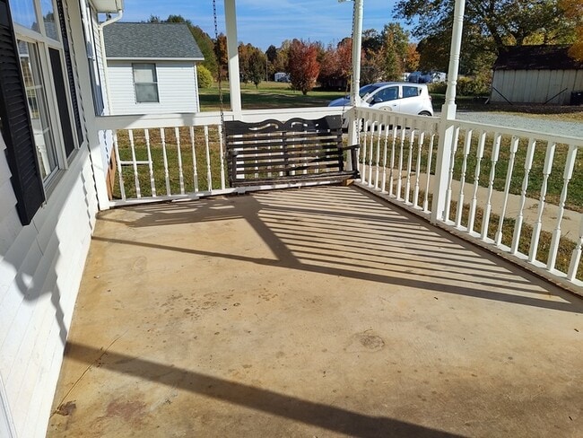 Building Photo - 1059 Hugo Dr