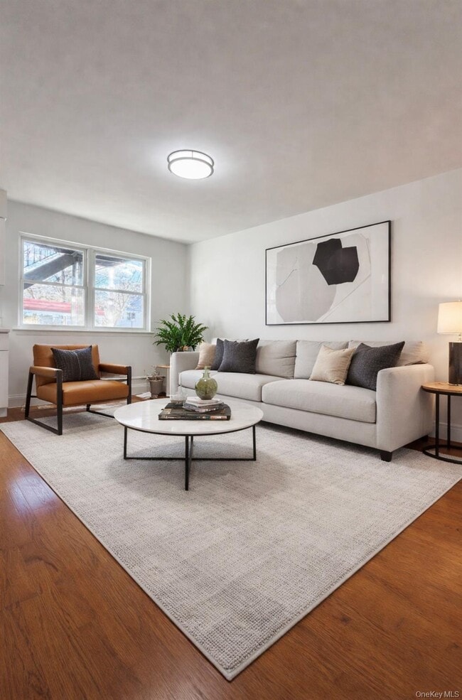 Building Photo - 2024 Strang Ave