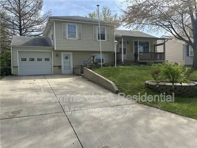 Building Photo - 7809 NE San Rafael Dr