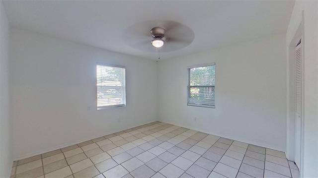 Building Photo - 424 Parkside Dr