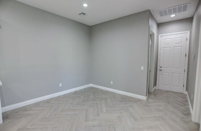 Building Photo - CALVADA VALLEY U3 - Galaxy Street