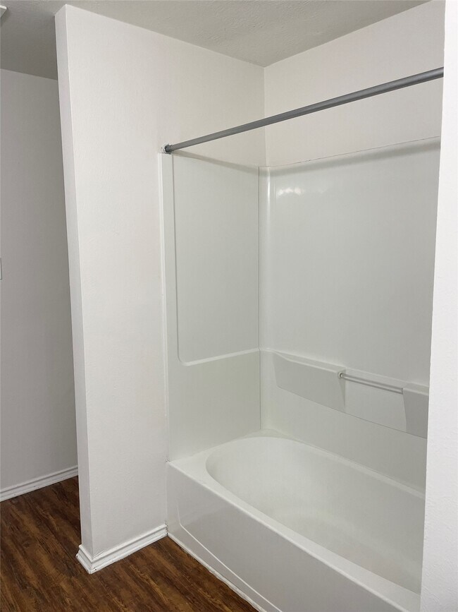 Building Photo - 2831 Sockeye Dr