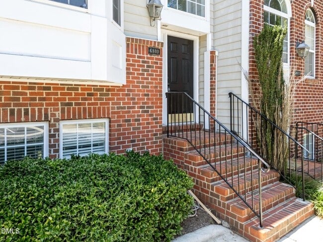 Building Photo - 6809 Middleboro Dr