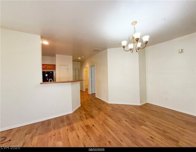 Building Photo - 6868 Sky Pointe Dr