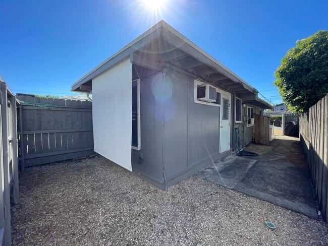 Building Photo - T1182ach