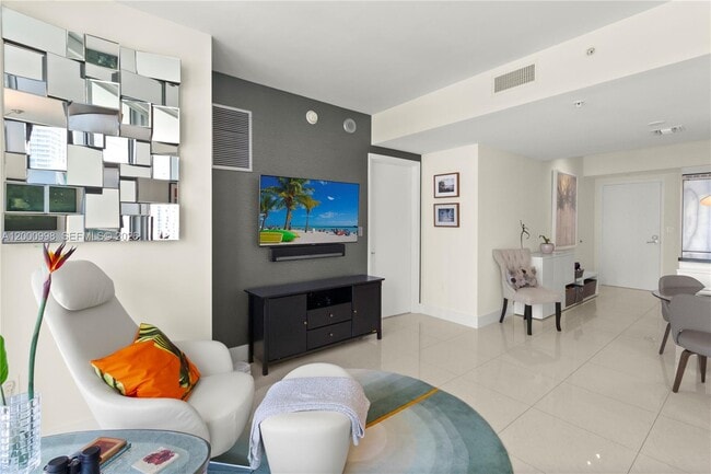 Building Photo - 92 SW 3rd St