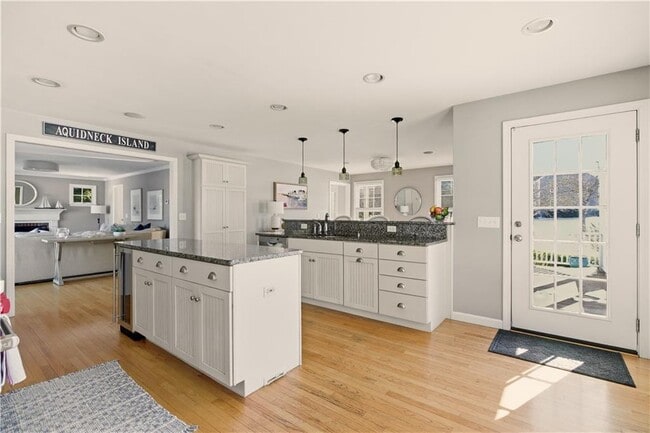 Building Photo - 105 Lilac Ln