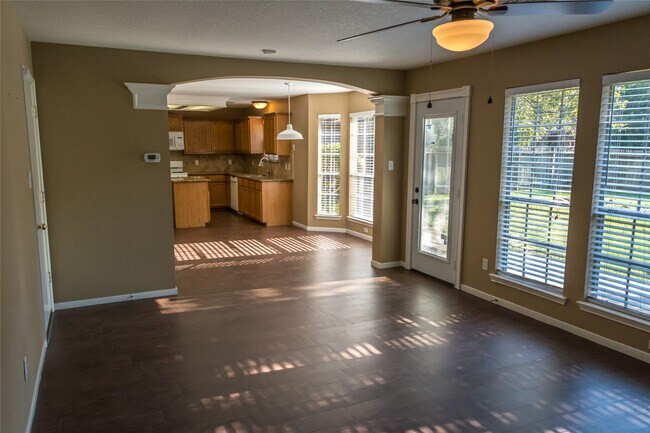 Building Photo - 25727 Bearborough Dr