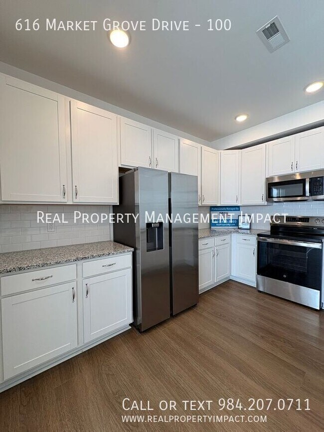 Building Photo - 616 Market Grove Drive-100