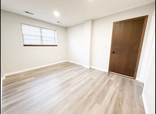 Building Photo - 2008 Juniper Dr