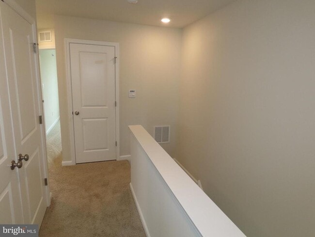 Building Photo - 3074 Martha Wy