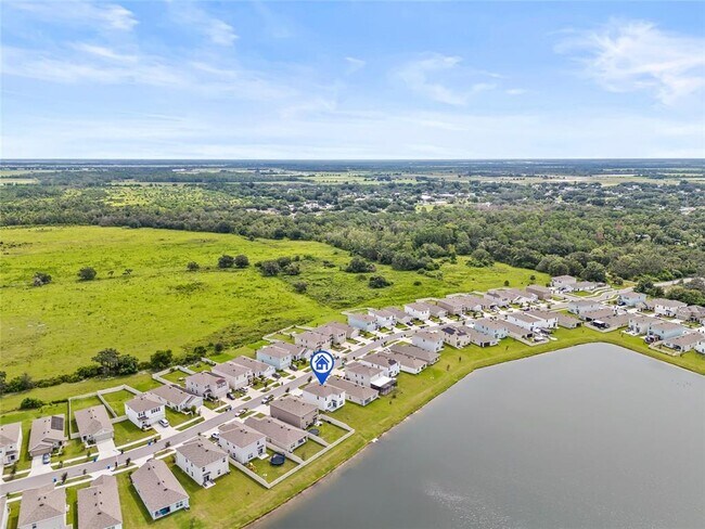 Building Photo - 16847 Delia St