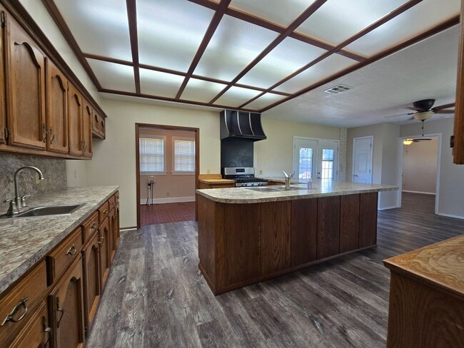 Building Photo - 3 Bedroom 2 Bath home in Asher!