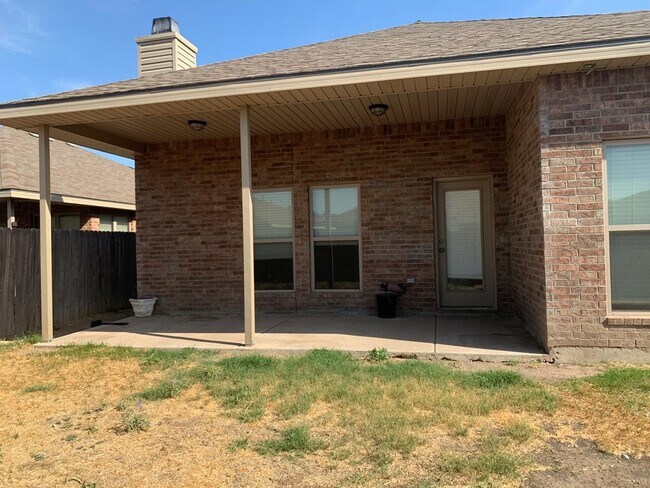 Building Photo - 905 E 98th St