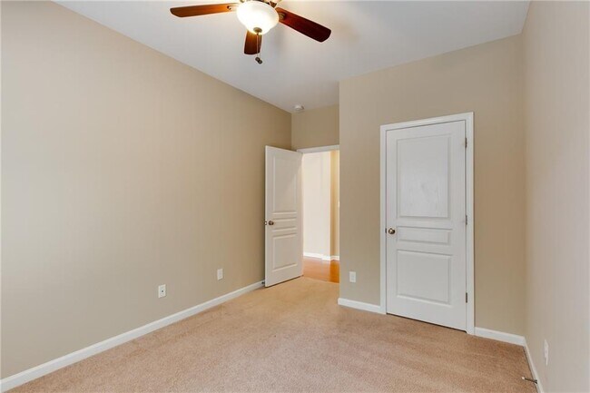 Building Photo - 7245 Rocking Horse Ln