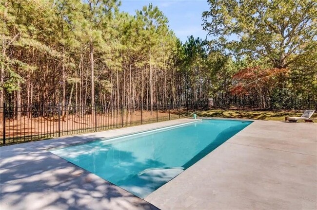 Building Photo - 4050 Washington Rd